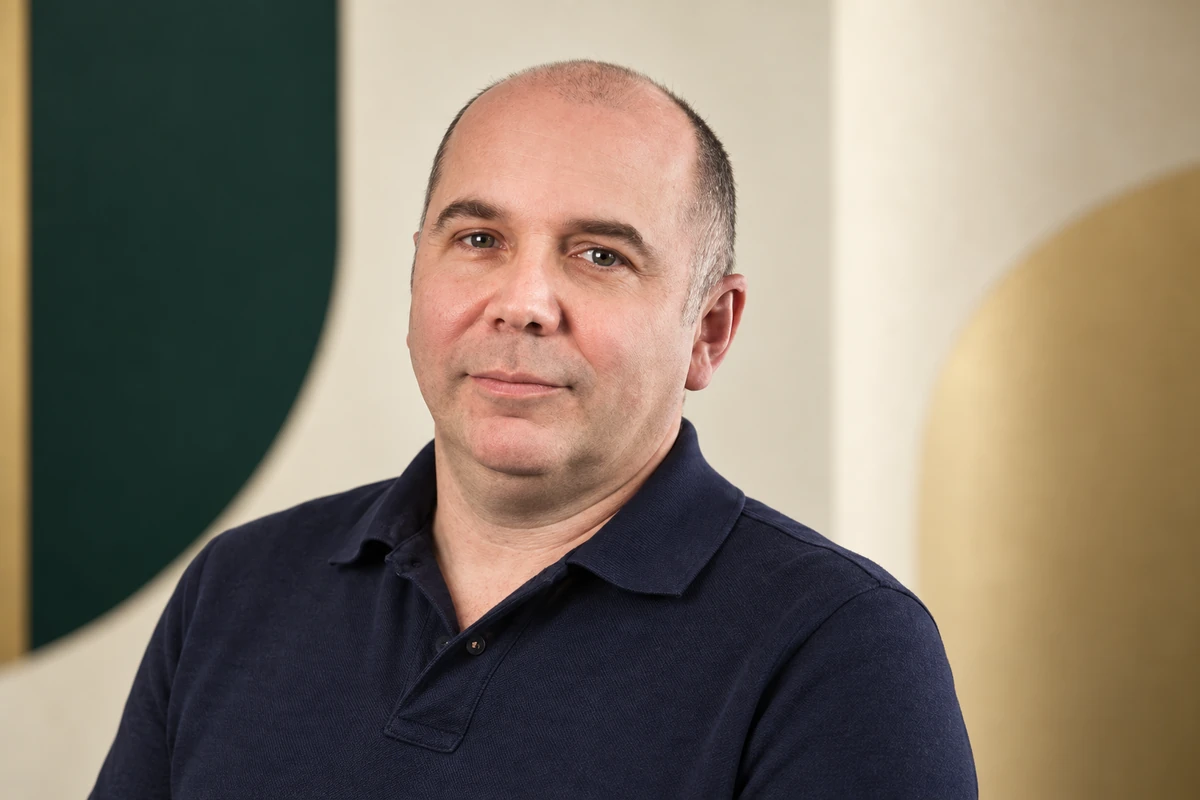 Portrait éditorial généré de Christophe Schaming
