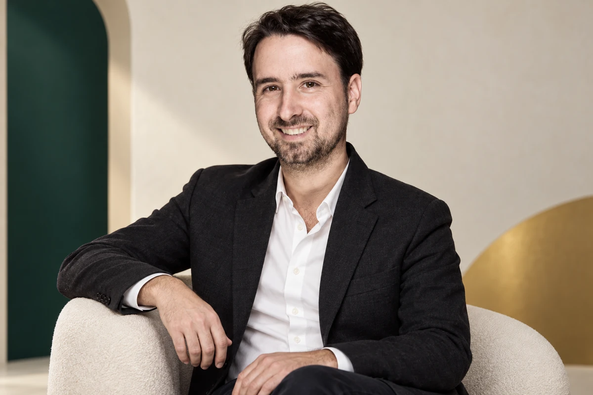 Portrait éditorial généré de David Balland