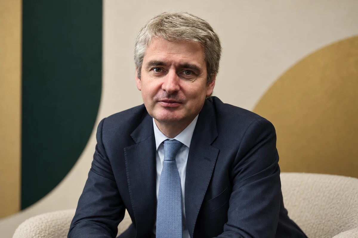 Portrait éditorial généré de Emmanuel Besnier