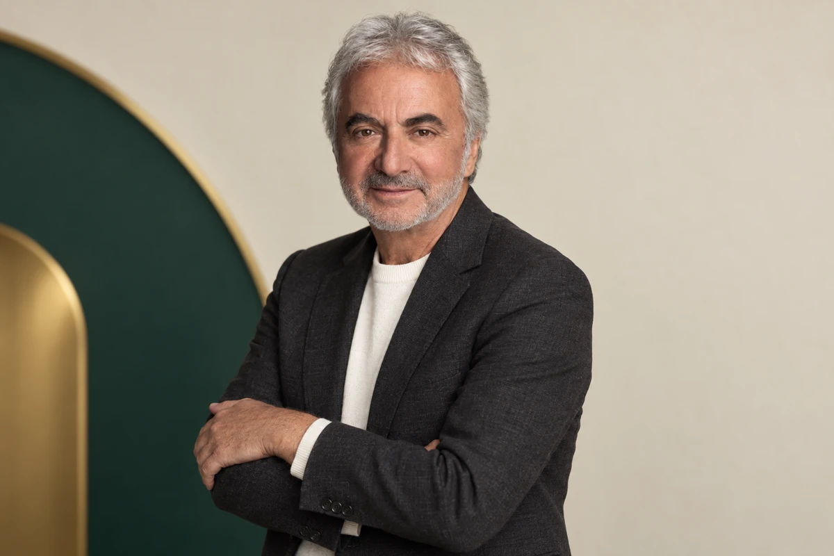 Portrait éditorial généré de Franck Provost