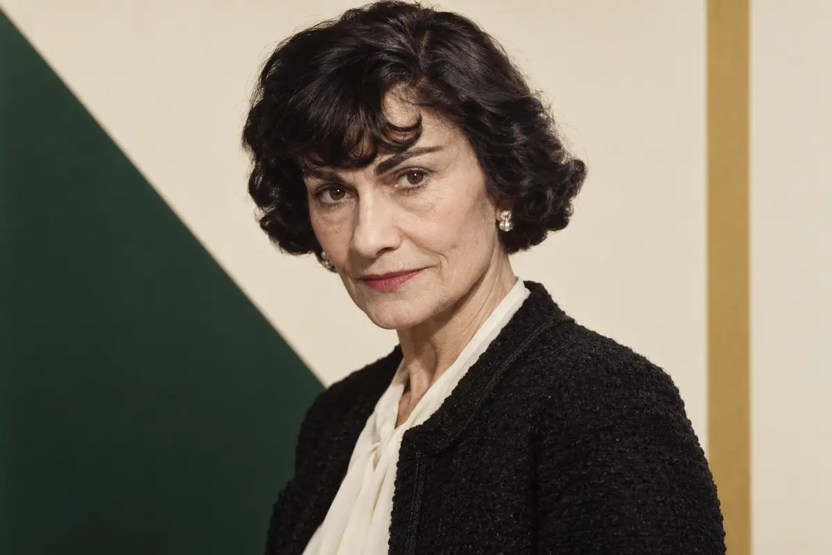 Portrait éditorial généré de Gabrielle Chanel
