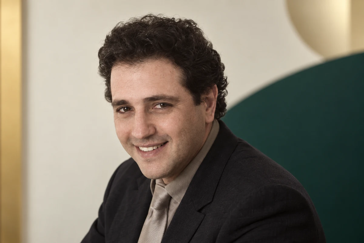 Portrait éditorial généré de Gérard Pariente