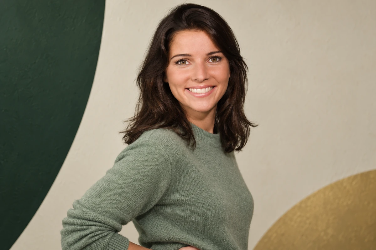 Portrait éditorial généré de Justine Hutteau