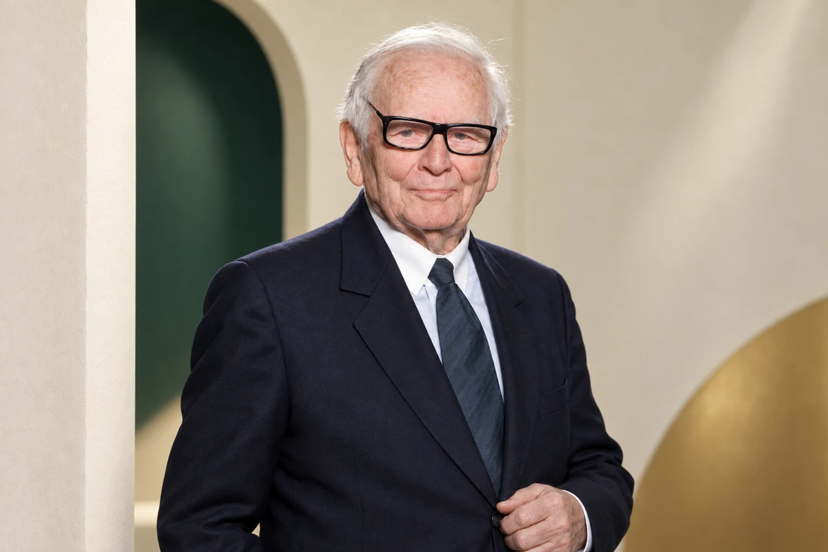 Portrait éditorial généré de Pierre Cardin