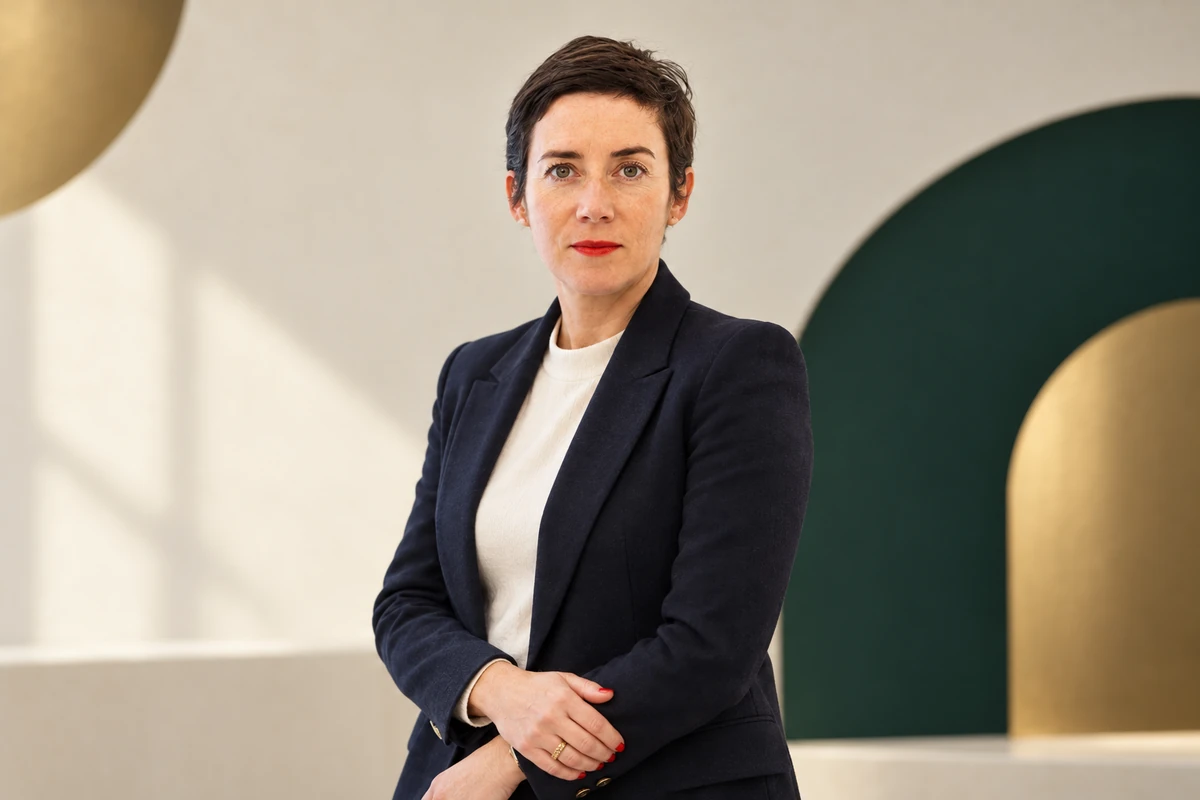 Portrait éditorial généré de Rachel Delacour