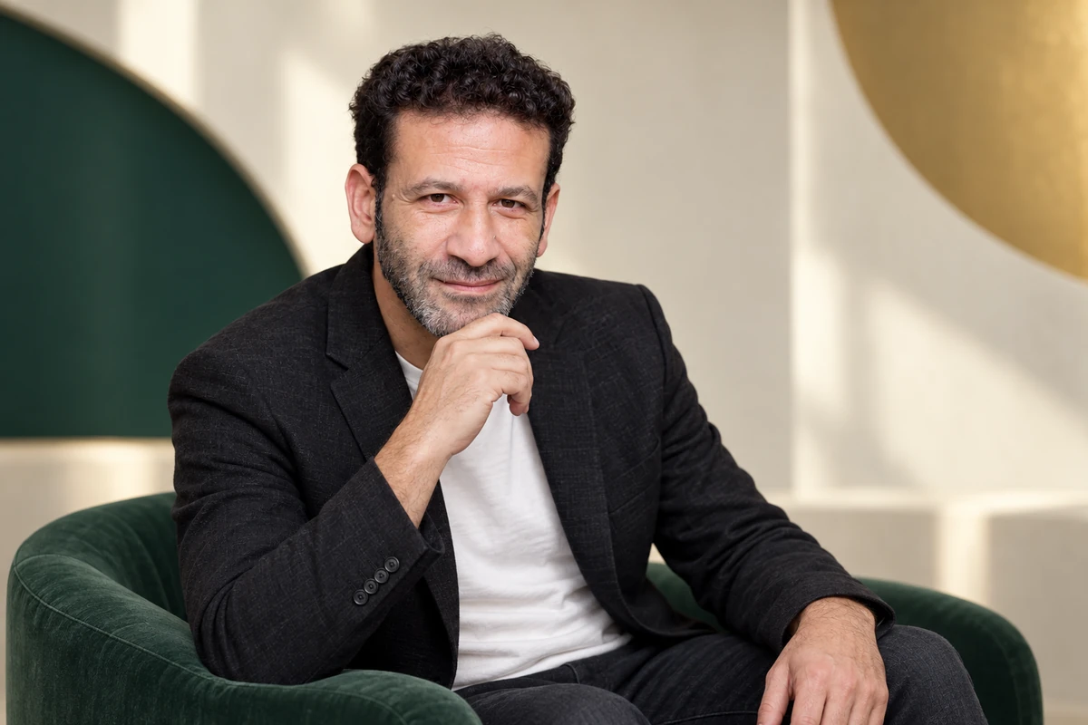Portrait éditorial généré de Ryad Boulanouar