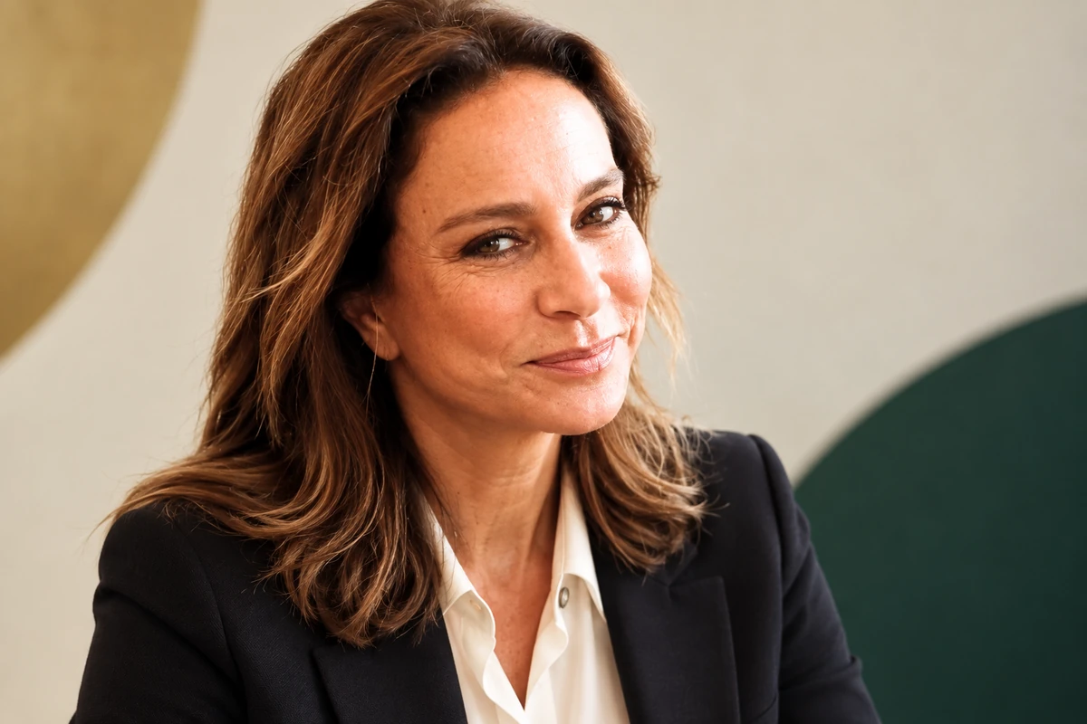 Portrait éditorial généré de Sharon Krief