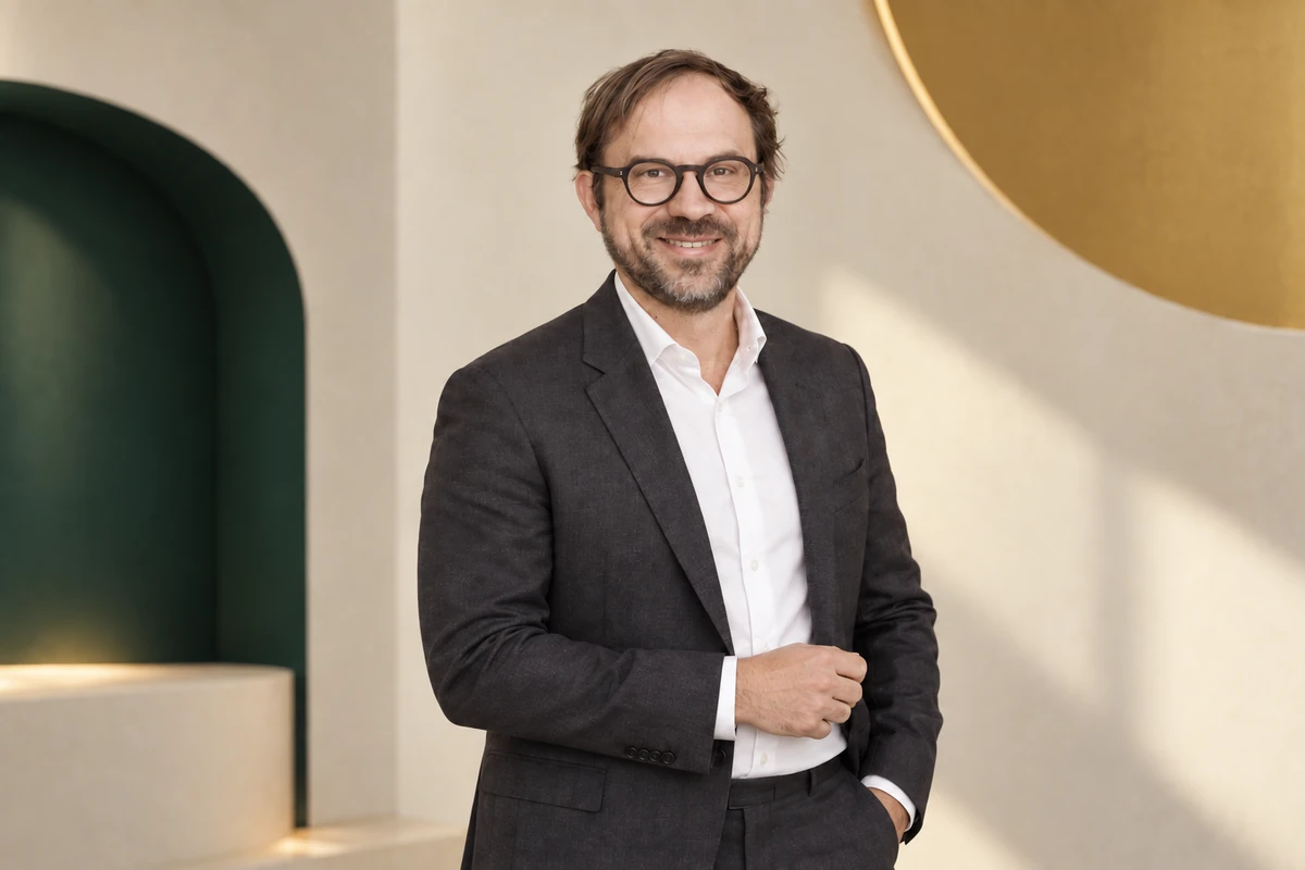 Portrait éditorial généré de Vincent Huguet